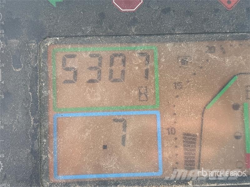 John Deere 7210 拖拉机/农用车