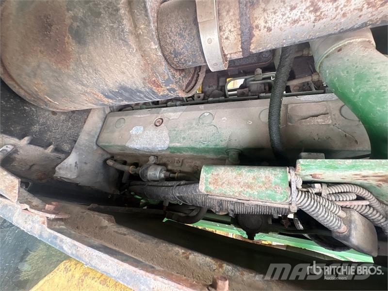 John Deere 7210 拖拉机/农用车