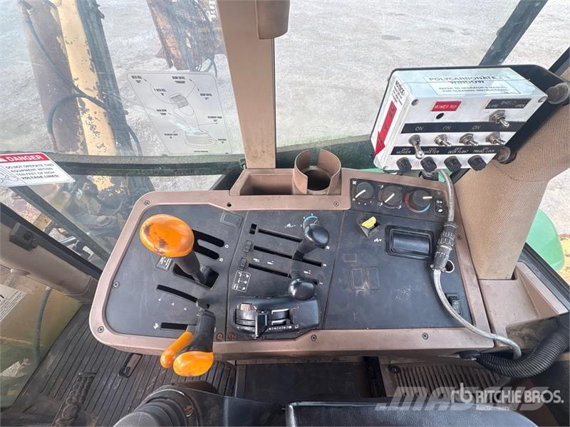 John Deere 7210 拖拉机/农用车