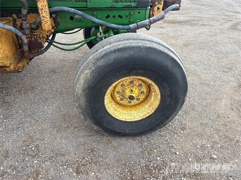 John Deere 7210 拖拉机/农用车