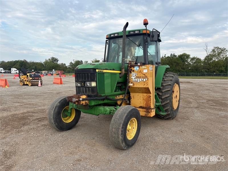 John Deere 7210 4WD Tractor Traktorji