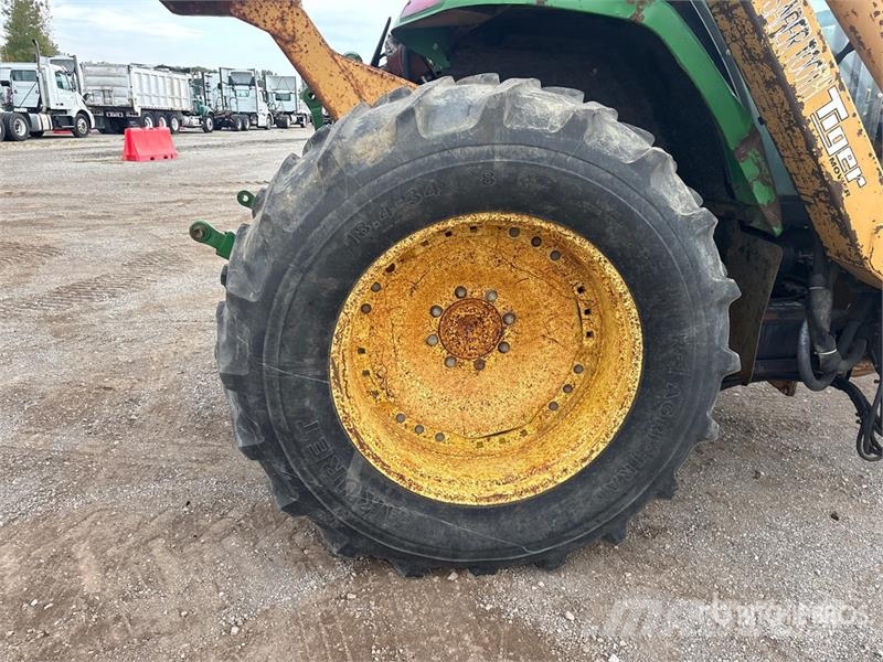 John Deere 7210 4WD Tractor Traktorji