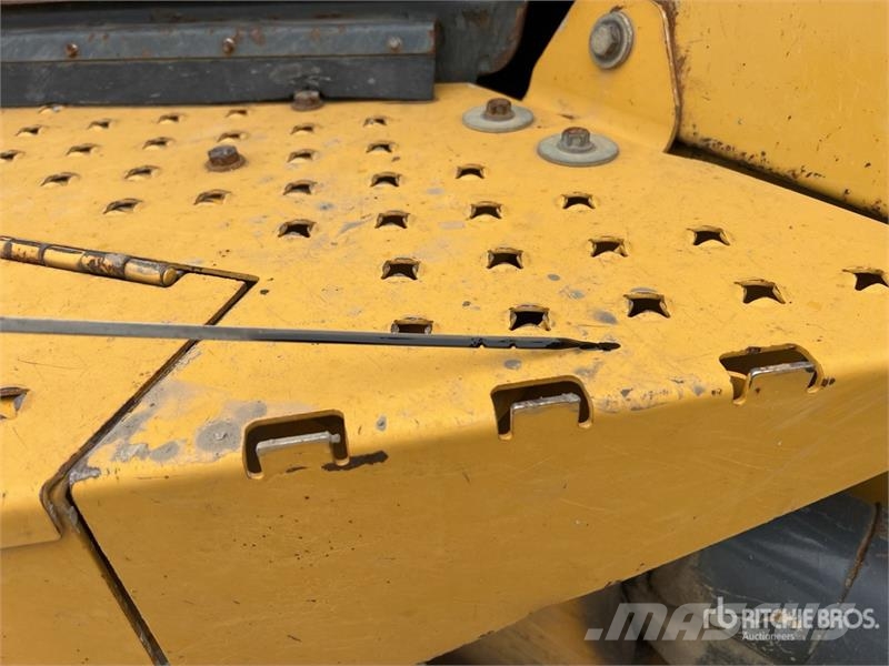 John Deere 750K LGP Crawler dozers