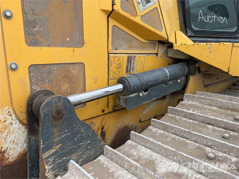 John Deere 750K LGP Crawler dozers