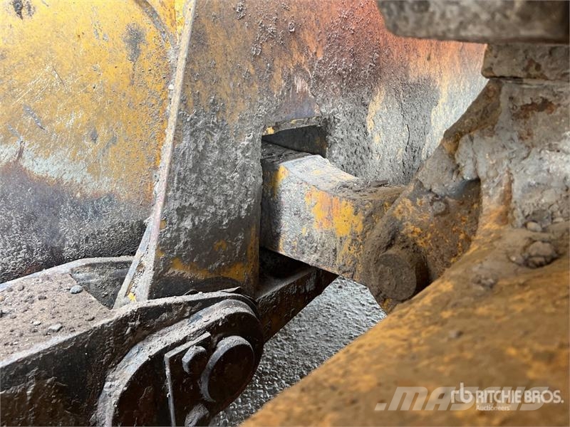 John Deere 750K LGP Crawler dozers