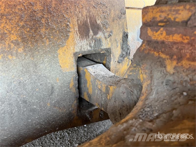 John Deere 750K LGP Crawler dozers
