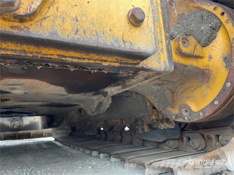 John Deere 750K LGP Crawler dozers