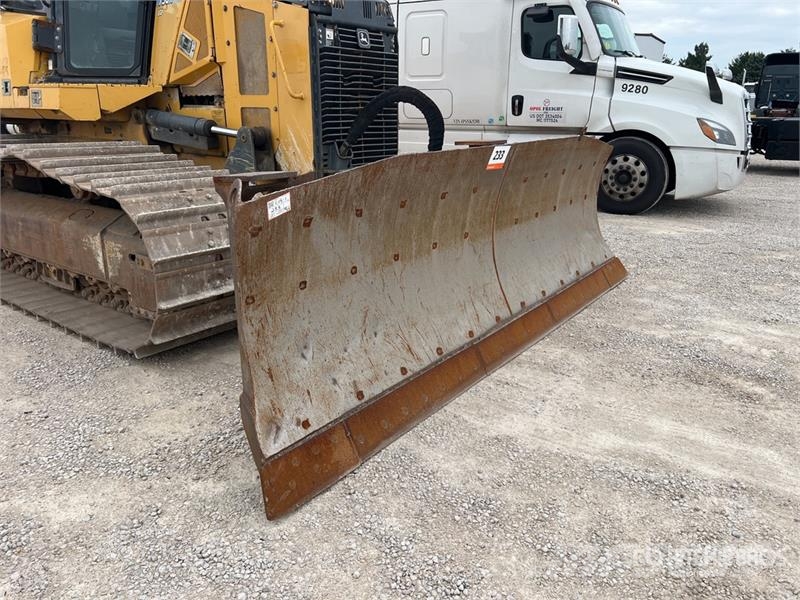 John Deere 750K LGP Crawler dozers