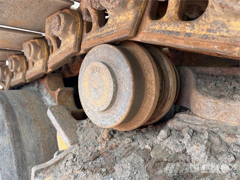 John Deere 750K LGP Crawler dozers