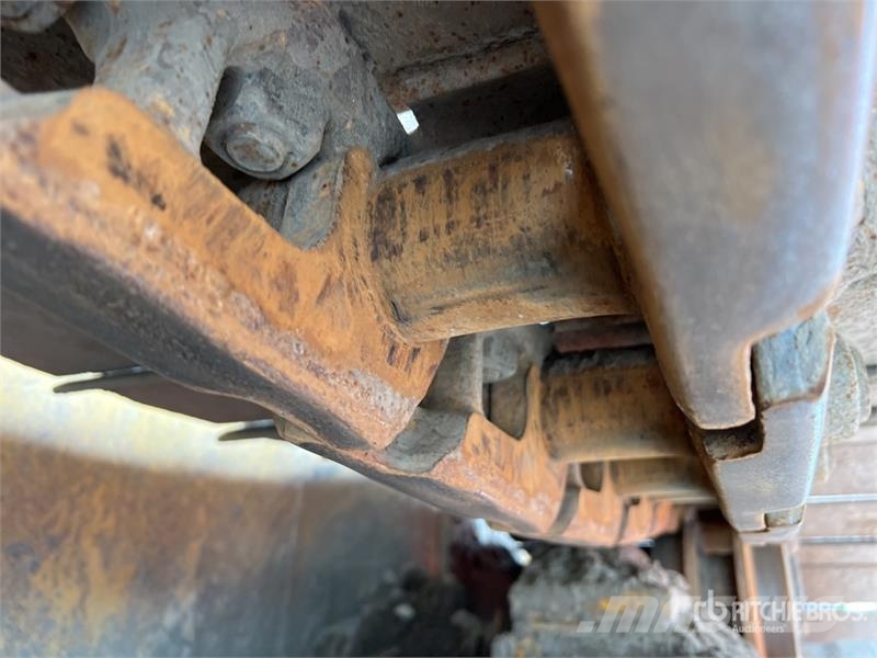 John Deere 750K LGP Crawler dozers