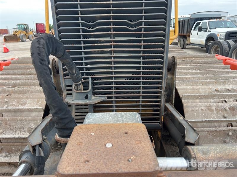 John Deere 750K LGP Crawler dozers