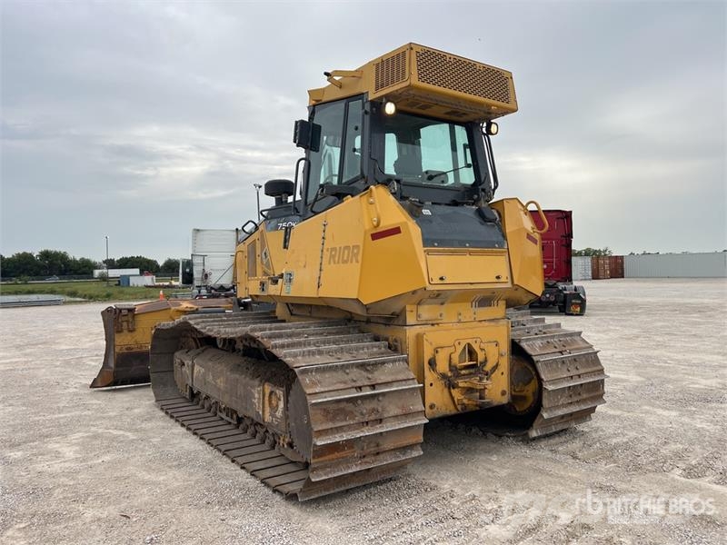 John Deere 750K LGP Crawler dozers
