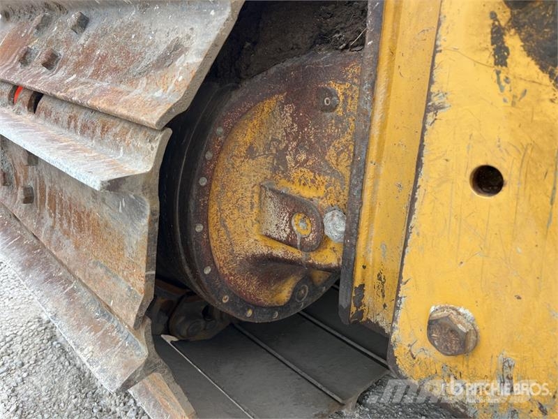 John Deere 750K LGP Crawler dozers