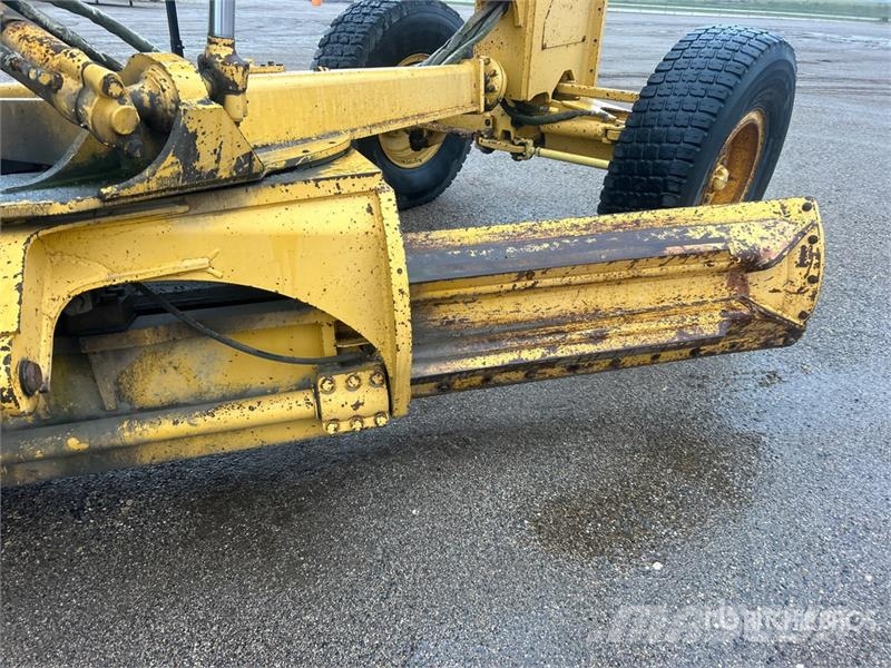 John Deere 770BH Graders