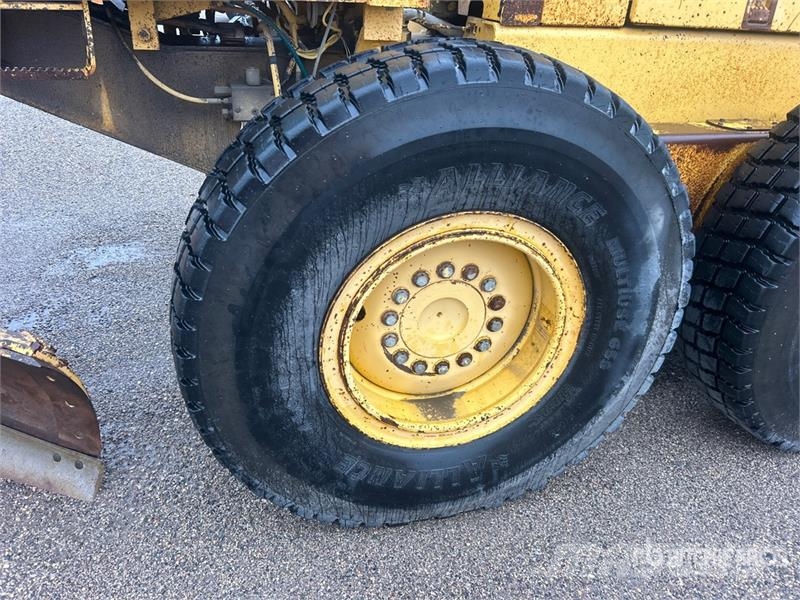 John Deere 770BH Graders