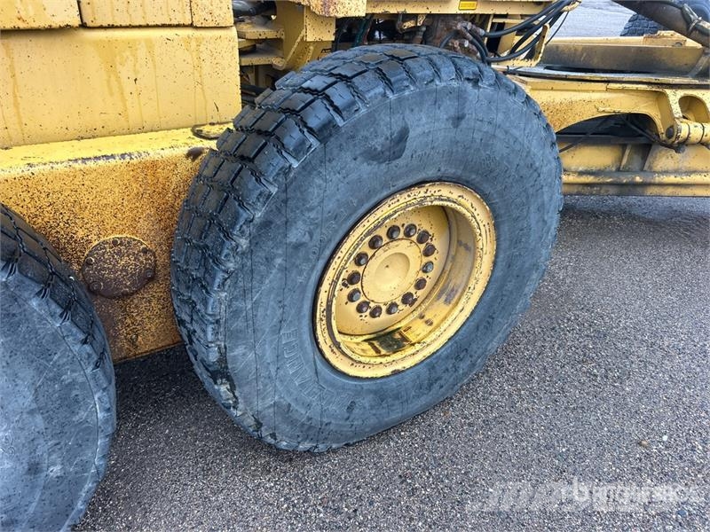John Deere 770BH Graders