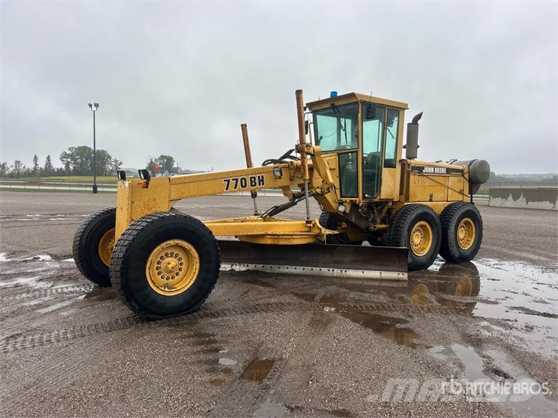 John Deere 770BH Graders