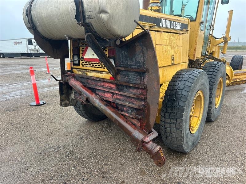 John Deere 770BH Graders