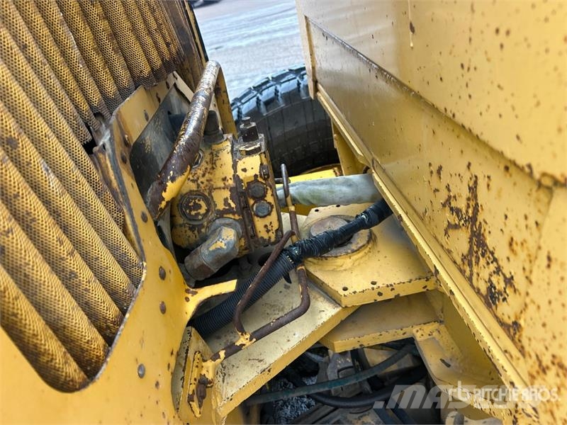 John Deere 770BH Graders