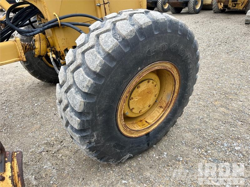 John Deere 772 AWD Motor Grader Грейдери