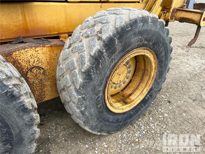 John Deere 772 AWD Motor Grader Грейдери