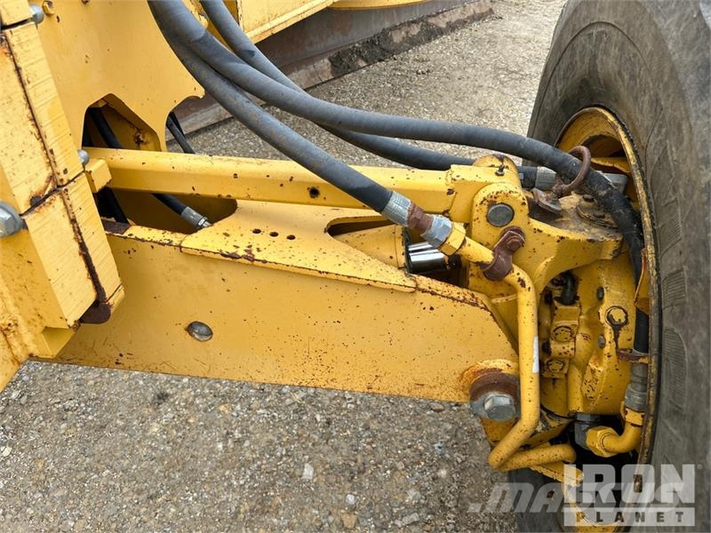 John Deere 772 AWD Motor Grader Грейдери