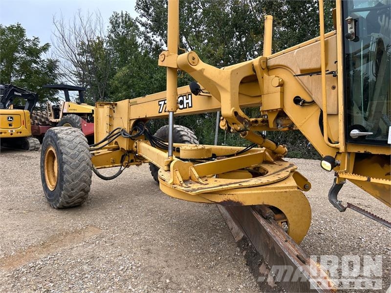 John Deere 772 AWD Motor Grader Грейдери
