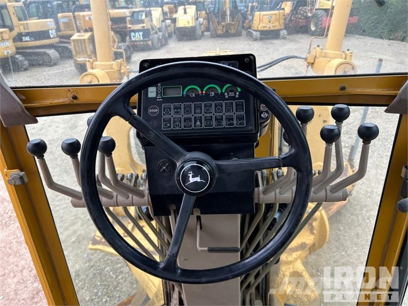 John Deere 772 AWD Motor Grader Грейдери