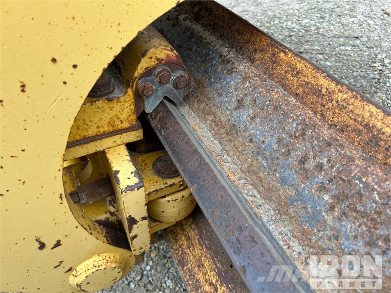 John Deere 772 AWD Motor Grader Грейдери