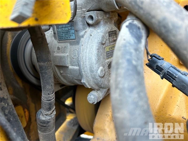 John Deere 772CH معدات تمهيد الطرق
