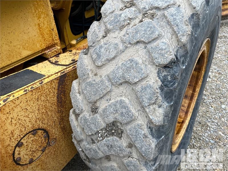 John Deere 772CH معدات تمهيد الطرق