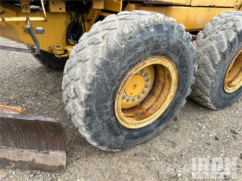 John Deere 772CH معدات تمهيد الطرق
