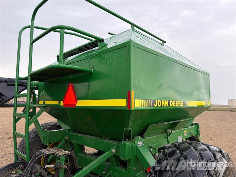 John Deere 787 Tow-Between Air Cart Mibzerler