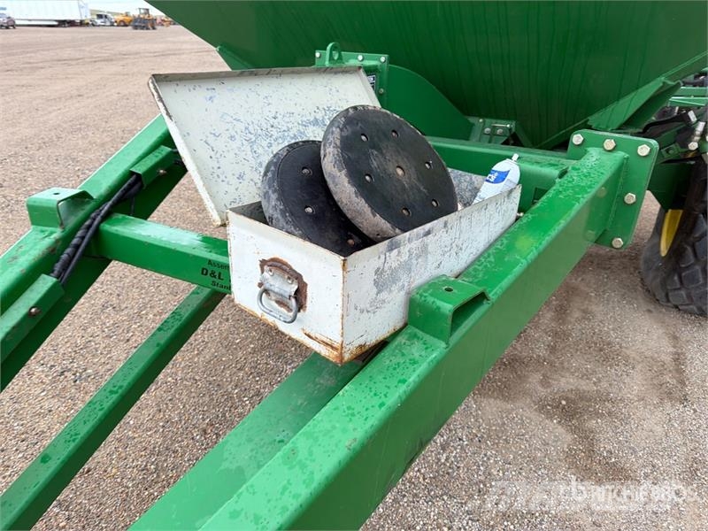 John Deere 787 Tow-Between Air Cart Mibzerler