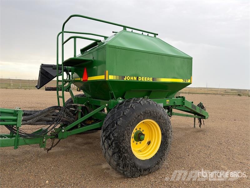 John Deere 787 Tow-Between Air Cart Mibzerler
