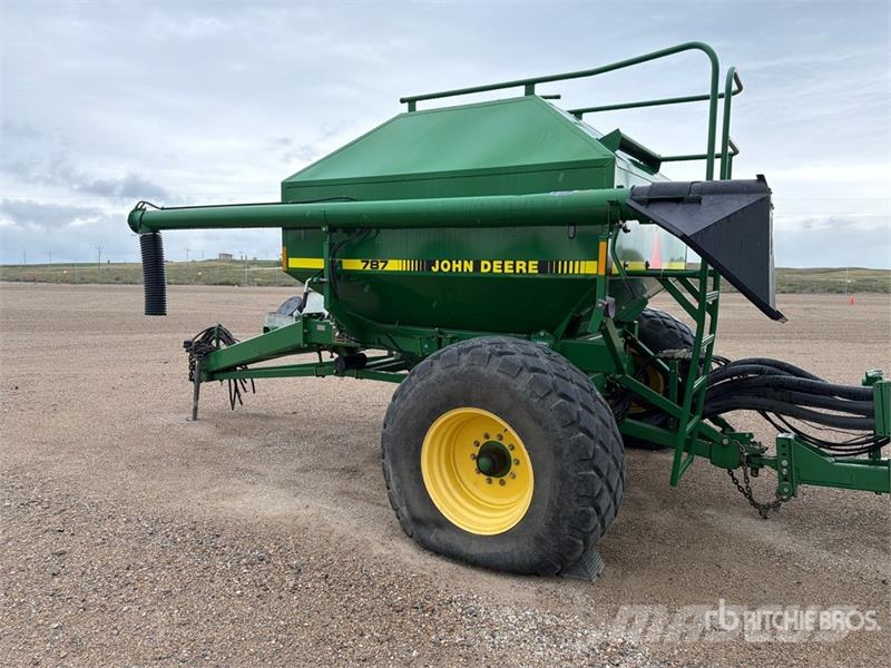 John Deere 787 Tow-Between Air Cart Mibzerler