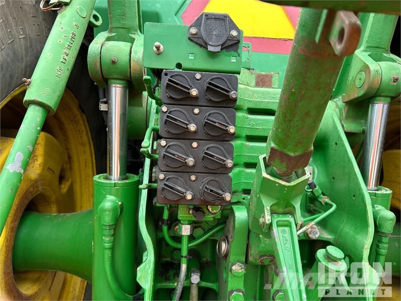 John Deere 8410 4WD Tractor Tractors