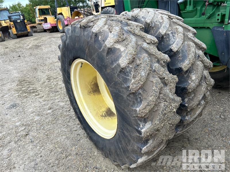 John Deere 8410 4WD Tractor Tractors