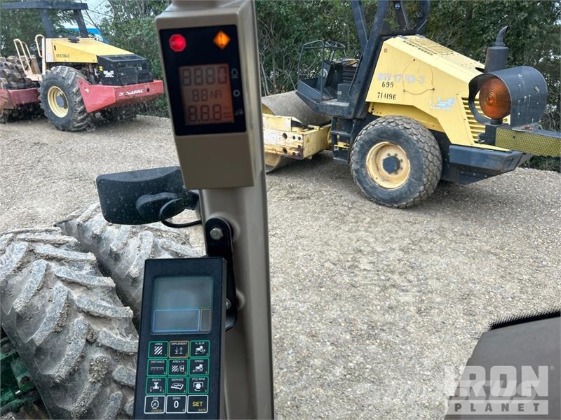 John Deere 8410 4WD Tractor Tractors