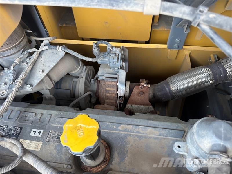 John Deere 870 P-Tier Гусеничні екскаватори