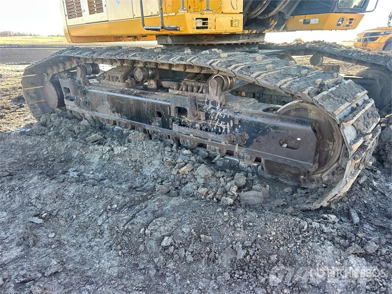 John Deere 870 P-Tier Vikšriniai ekskavatoriai