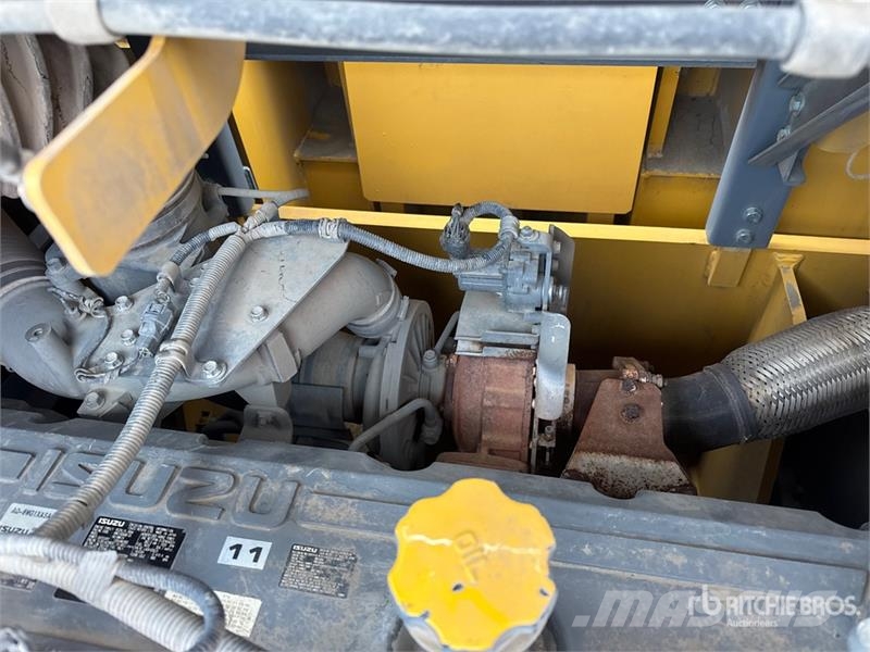 John Deere 870 P-Tier 대형 굴삭기 29톤 이상