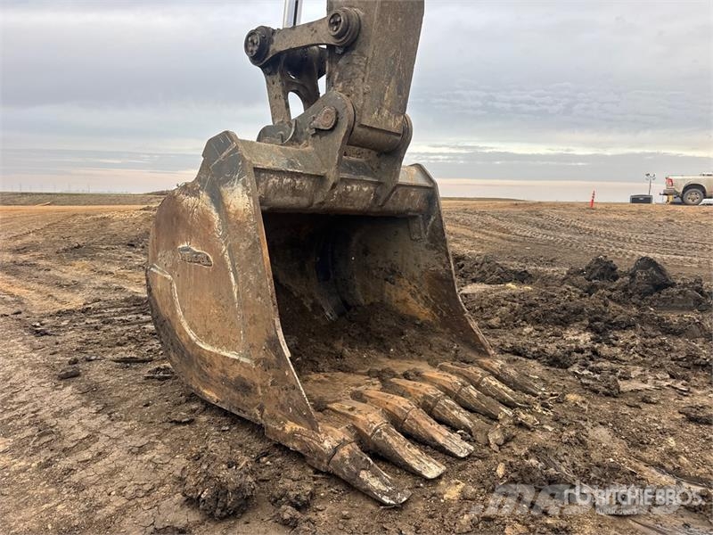 John Deere 870 P-Tier Гусеничні екскаватори