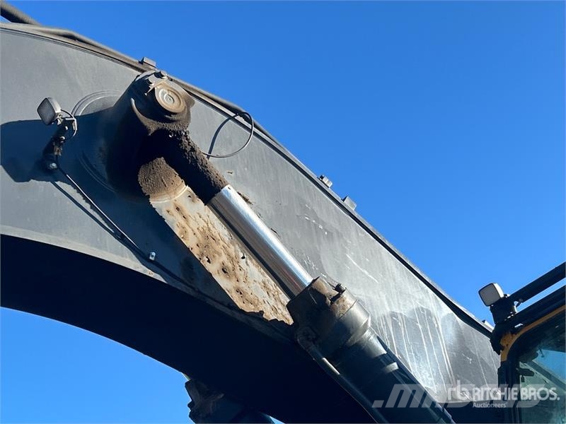 John Deere 870 P-Tier Vikšriniai ekskavatoriai
