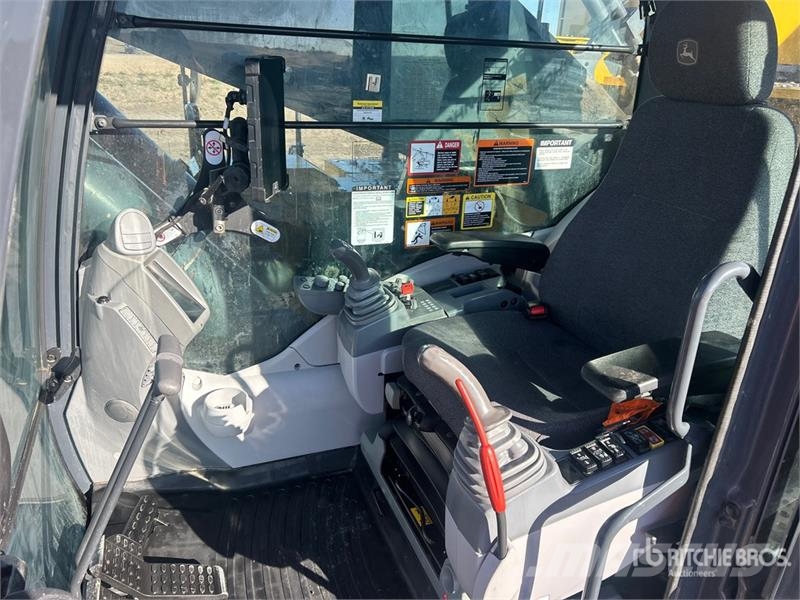 John Deere 870 P-Tier Vikšriniai ekskavatoriai