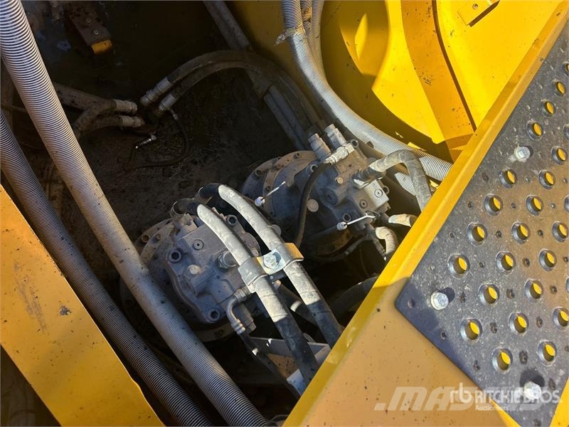 John Deere 870 P-Tier Vikšriniai ekskavatoriai
