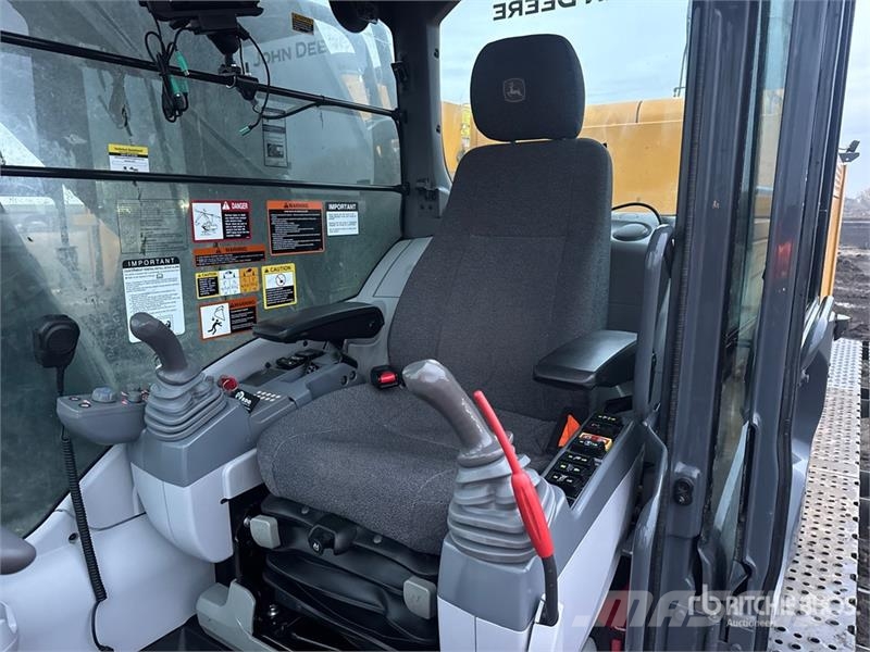 John Deere 870 P-Tier Гусеничні екскаватори