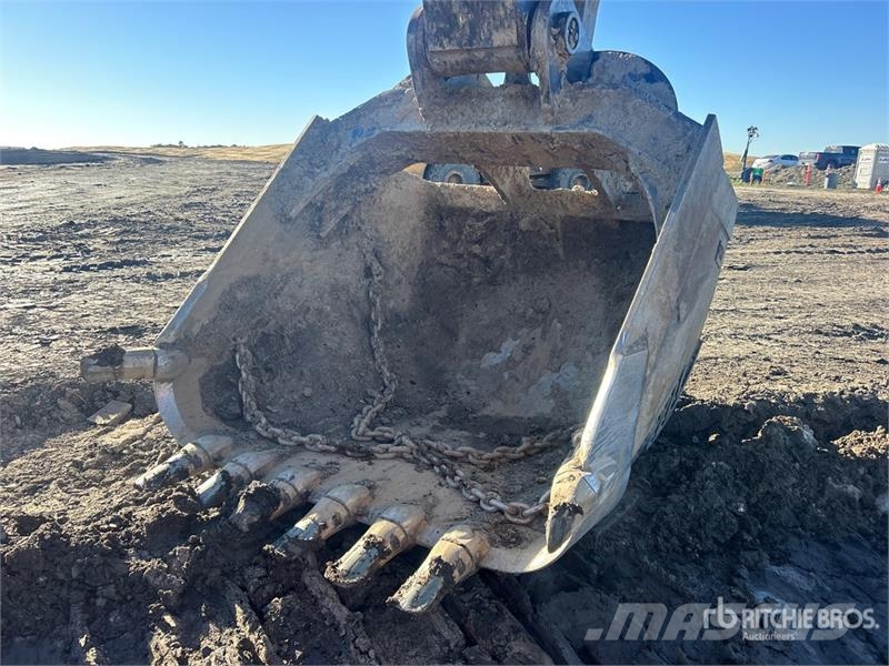 John Deere 870 P-Tier Vikšriniai ekskavatoriai