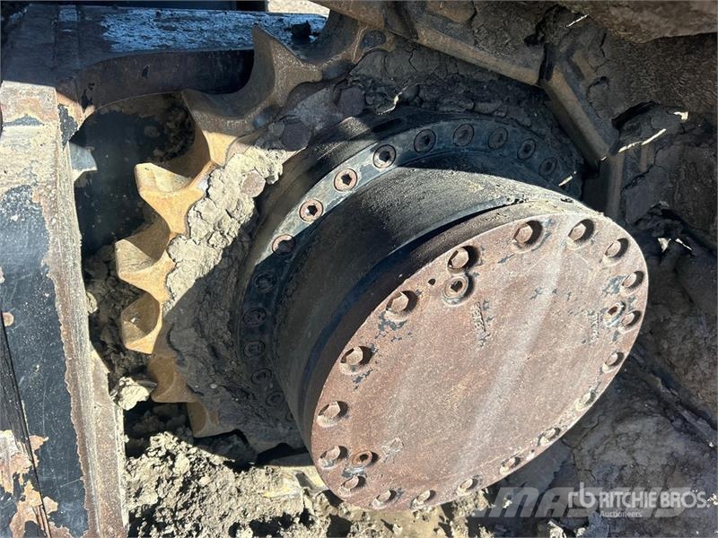John Deere 870 P-Tier Vikšriniai ekskavatoriai