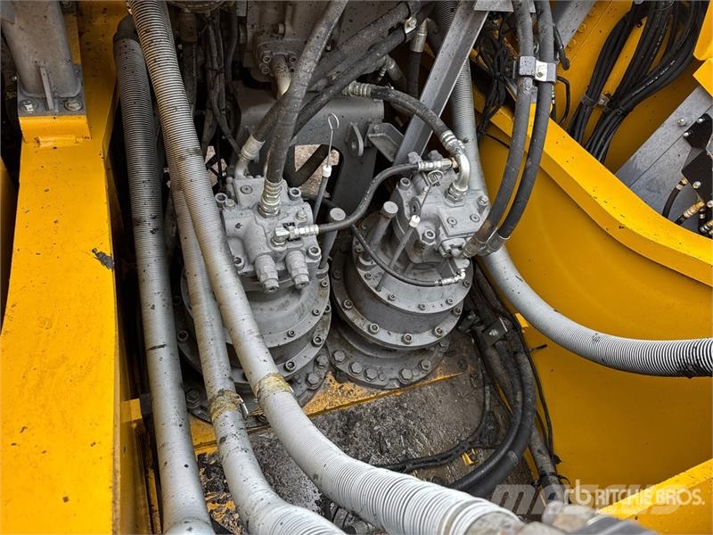 John Deere 870 P-Tier Верижен екскаватор